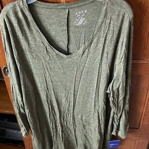 Apt. 9 Women's Long Sleeve Sharkbite aTunicTop in Forest Green
